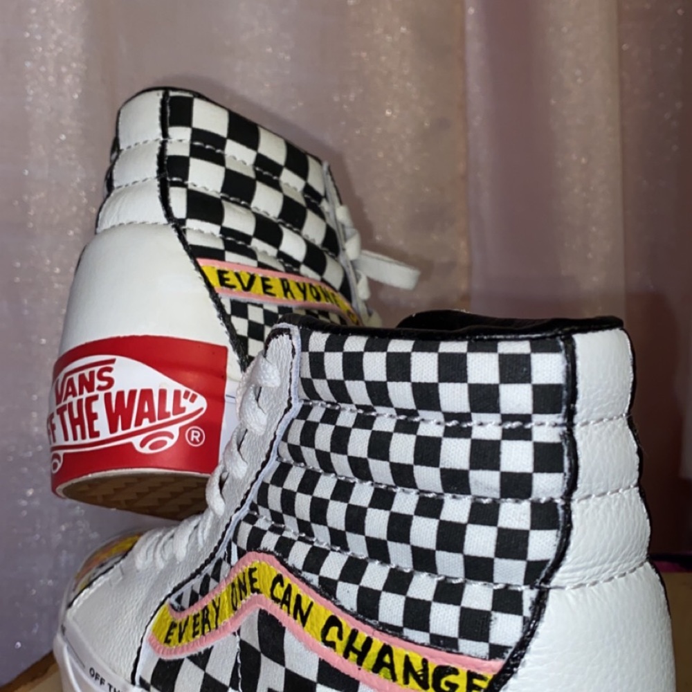 Custom Vans - Picture 6 of 10